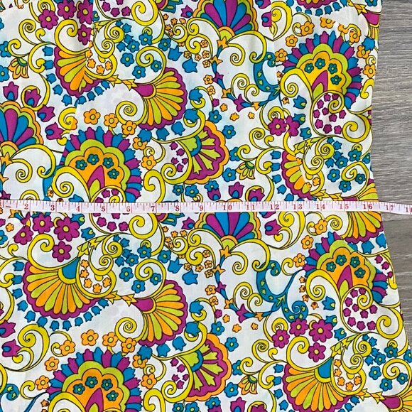 94 (VWC) Vintage. Womens. Handcrafted. Wild Paisley. Dress. - Picture 4 of 16